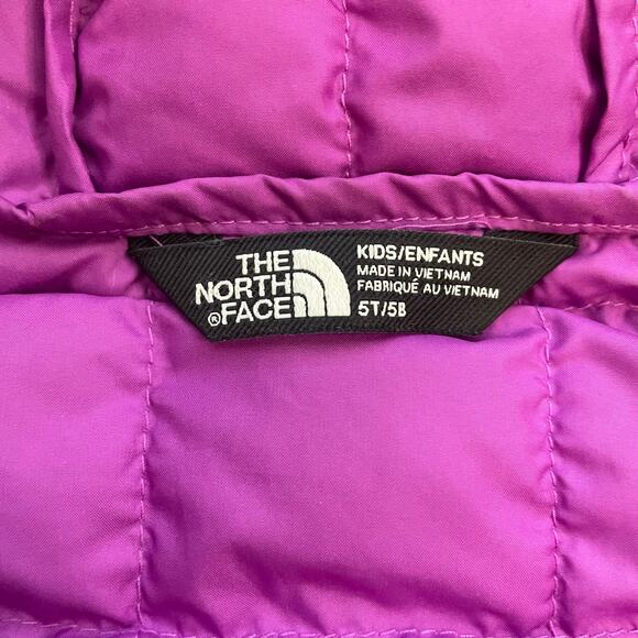 The North Face Girls Reversible Hooded Jacket 5T Purple Marble Print Puffer S23 - Picture 3 of 10